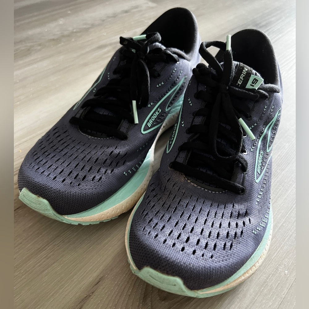 Brooks Glycerin 19 running sneakers size 8.5